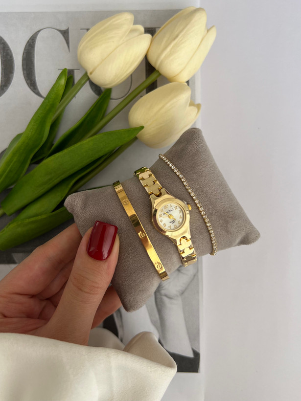 ساعت هانگری نقلی طلایی