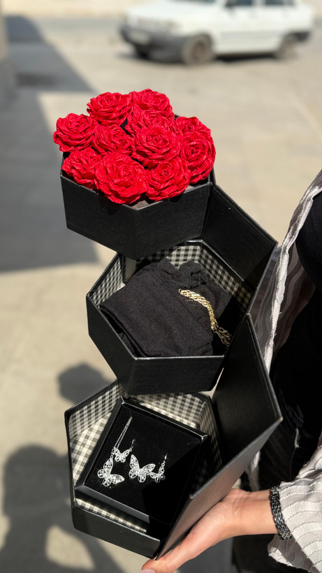 باکس هدیه سوپرایزی دخترانه